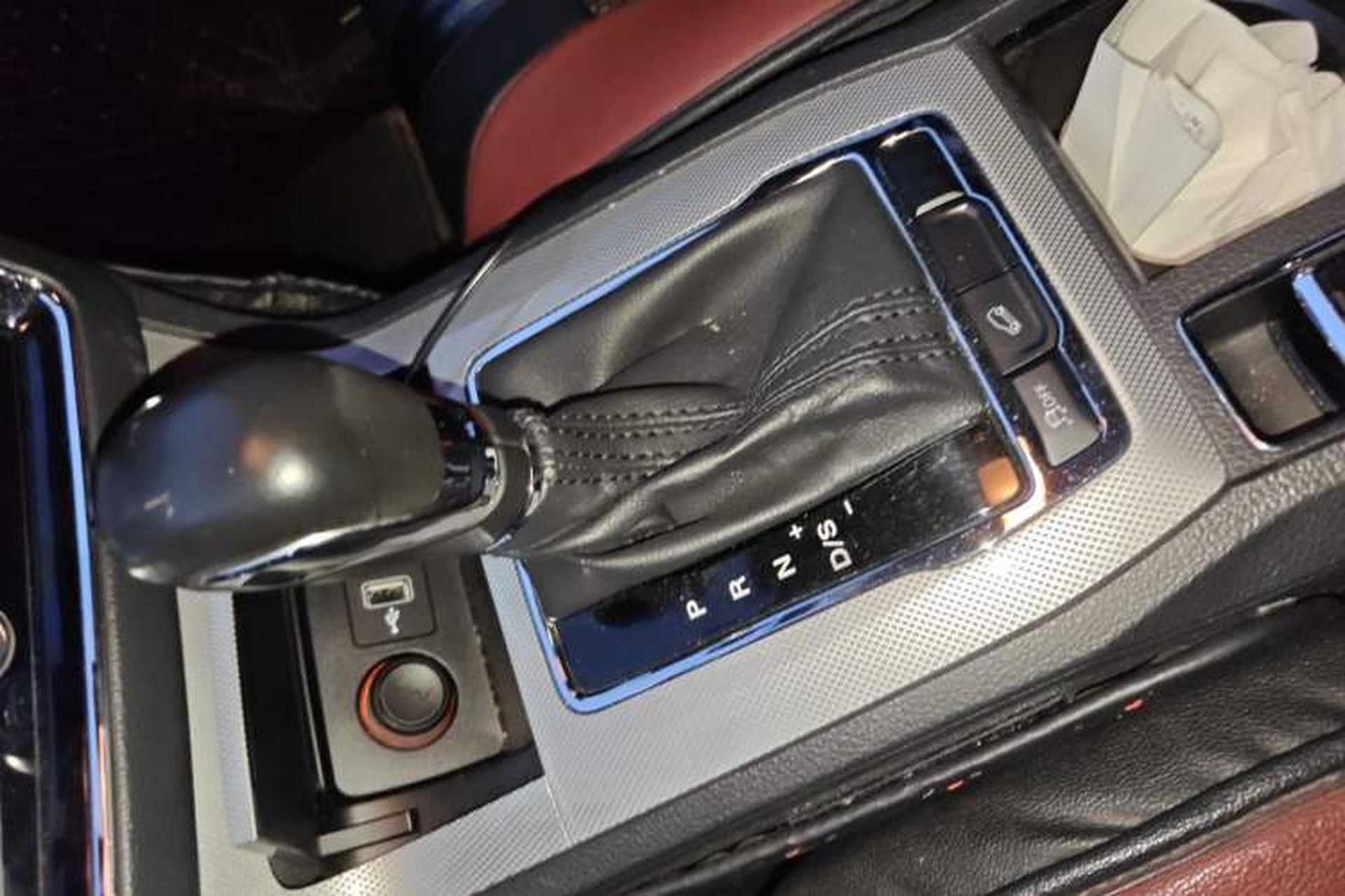 Used Roewe RX5 2016 20T Two-Wheel Drive Automatic Internet Smart Edition Gear Lever