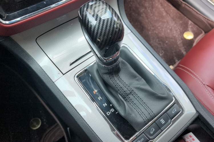 Used Roewe RX5 2016 30T Four-Wheel Drive Automatic Internet Smart Luxury Edition Gear Lever