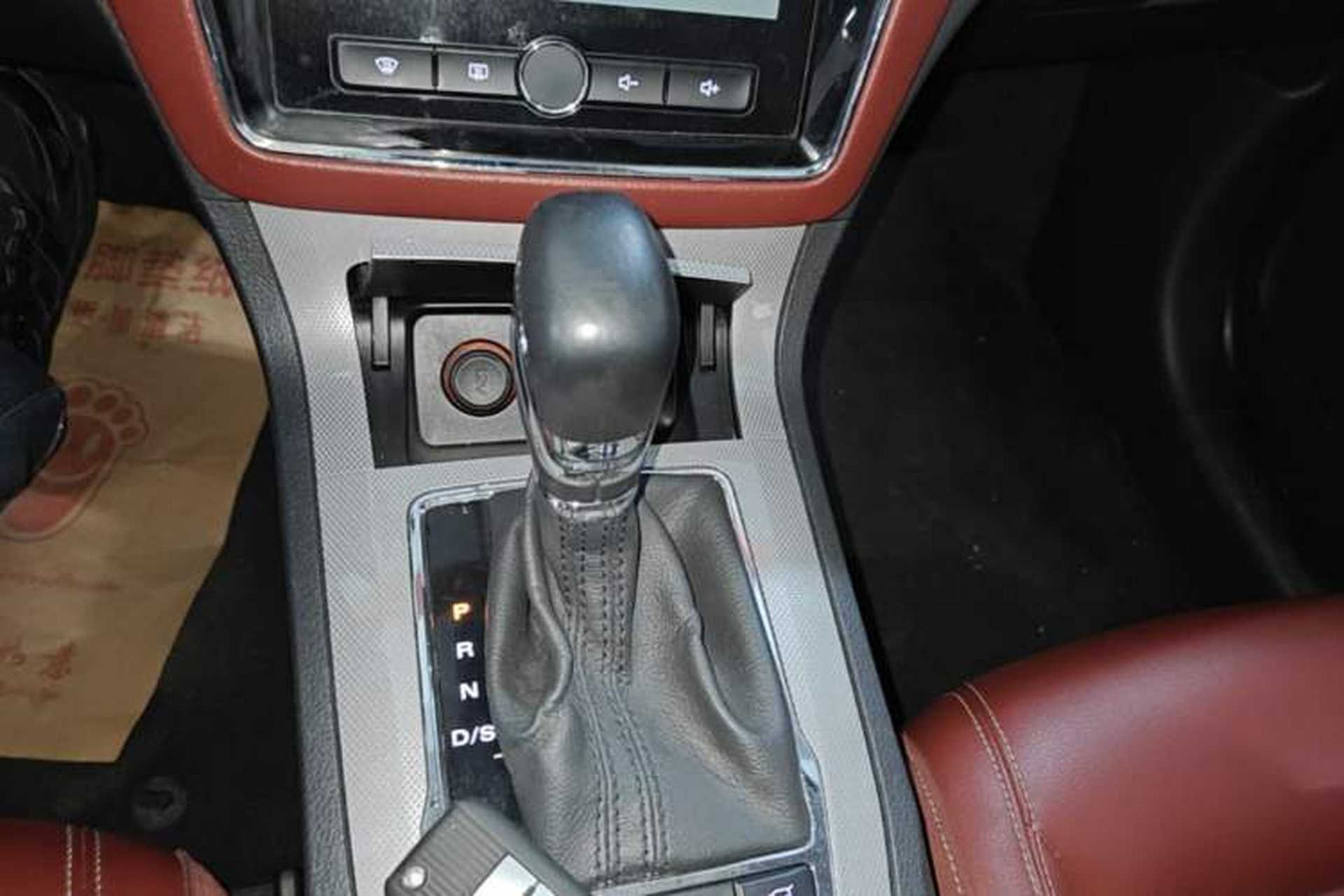 Used Roewe RX5 2016 30T Four-Wheel Drive Automatic Internet Smart Luxury Edition Gear Lever