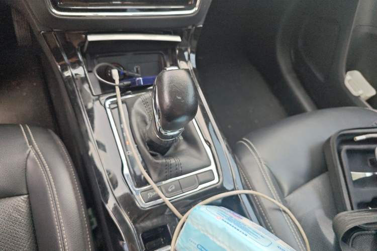Used Roewe RX5 2016 20T Two-Wheel Drive Automatic Flagship Edition Gear Lever