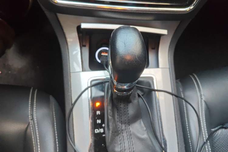Used Roewe RX5 2016 20T Two-Wheel Drive Automatic Flagship Edition Gear Lever
