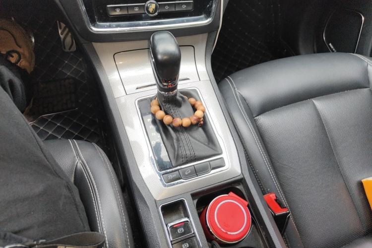 Used Roewe RX5 2016 20T Two-Wheel Drive Automatic Internet Smart Edition Gear Lever