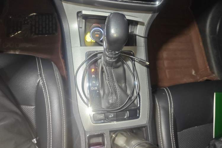 Used Roewe RX5 2016 20T Two-Wheel Drive Automatic Flagship Edition Gear Lever