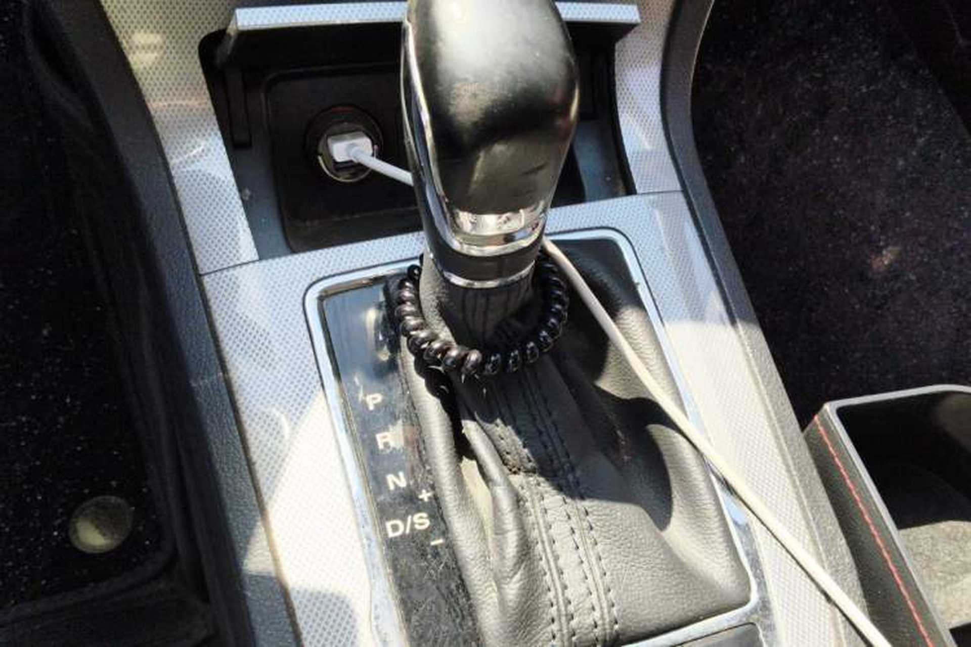 Used Roewe RX5 2016 20T Two-Wheel Drive Automatic Internet Smart Edition Gear Lever