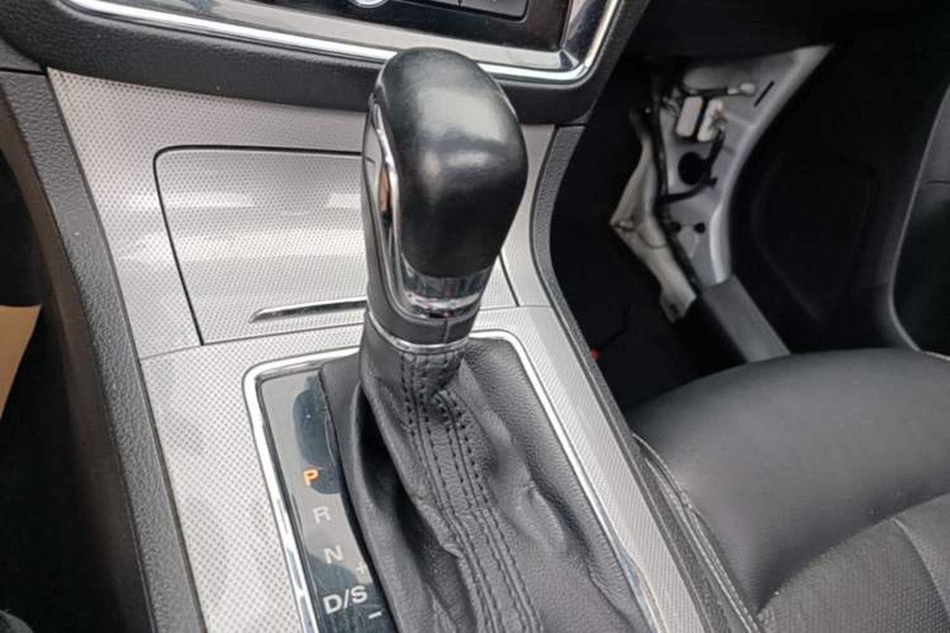 Used Roewe RX5 2016 20T Two-Wheel Drive Automatic Internet Smart Edition Gear Lever