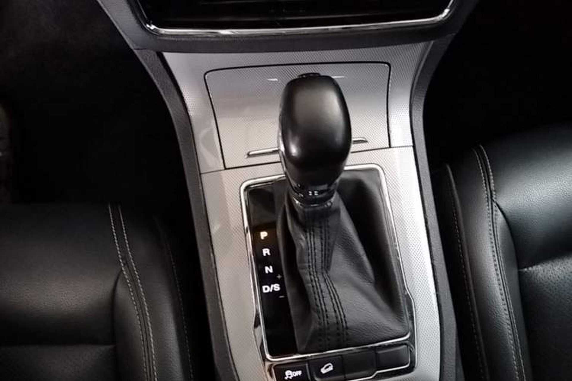 Used Roewe RX5 2016 20T Two-Wheel Drive Automatic Luxury Edition Gear Lever