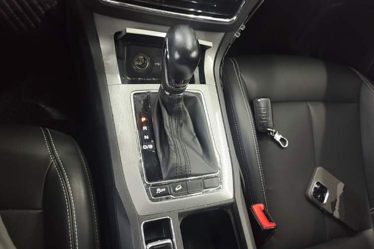 Used Roewe RX5 2016 20T Two-Wheel Drive Automatic Flagship Edition Gear Lever