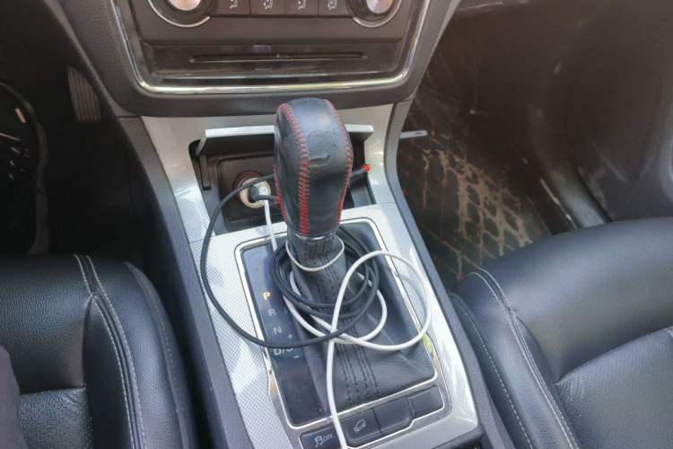 Used Roewe RX5 2016 20T Two-Wheel Drive Automatic Flagship Edition Gear Lever