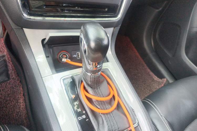 Used Roewe RX5 2016 20T Two-Wheel Drive Automatic Flagship Edition Gear Lever