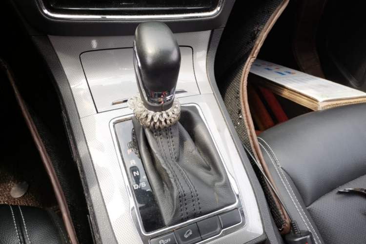 Used Roewe RX5 2016 20T Two-Wheel Drive Automatic Flagship Edition Gear Lever