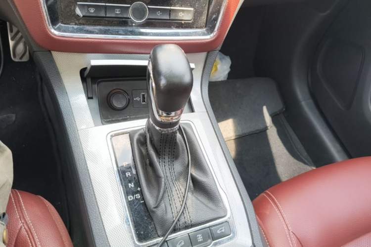 Used Roewe RX5 2016 30T Four-Wheel Drive Automatic Internet Smart Luxury Edition Gear Lever