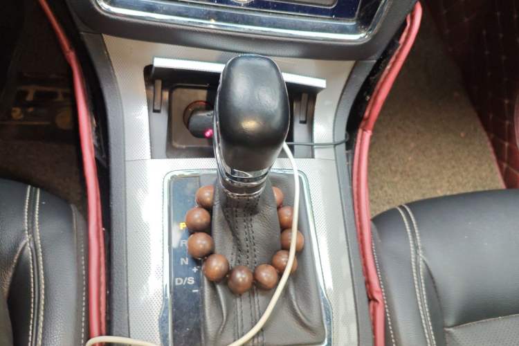 Used Roewe RX5 2016 30T Two-Wheel Drive Automatic Internet Smart Edition Gear Lever