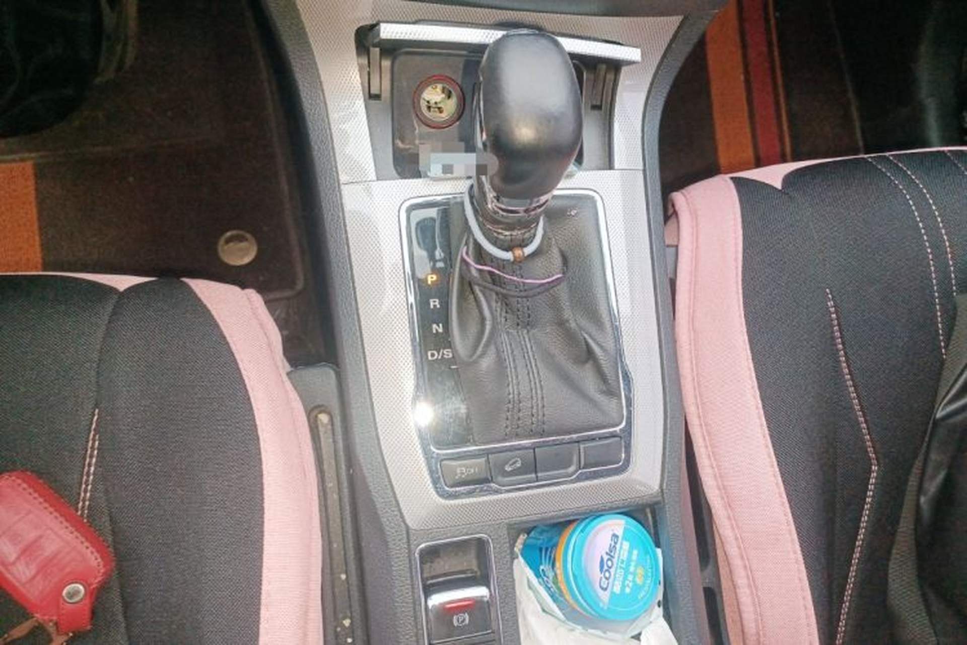 Used Roewe RX5 2016 20T Two-Wheel Drive Automatic Internet Smart Edition Gear Lever