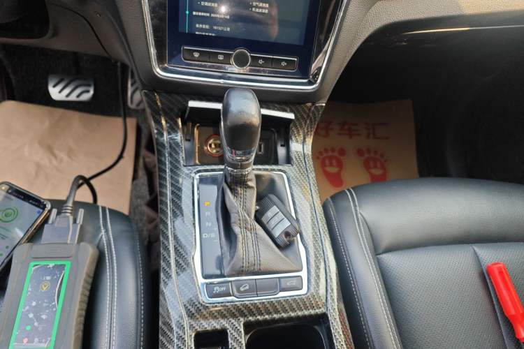 Used Roewe RX5 2016 20T Two-Wheel Drive Automatic Internet Smart Edition Gear Lever