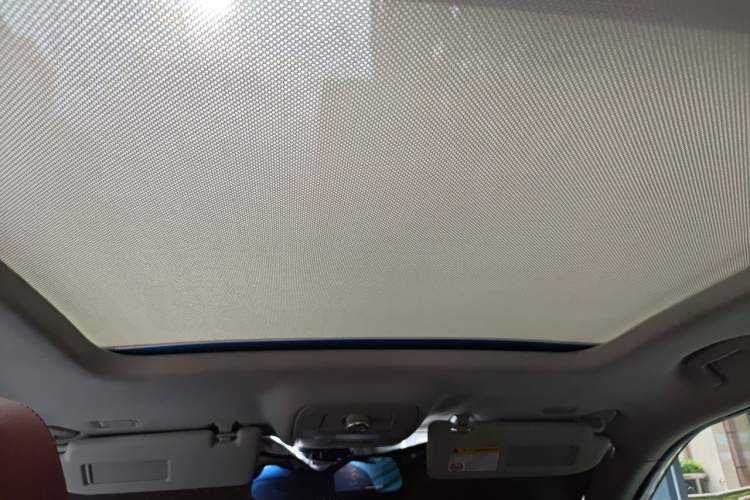 Used Roewe RX5 2016 30T Four-Wheel Drive Automatic Internet Smart Luxury Edition Headliner