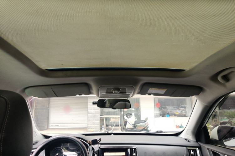 Used Roewe RX5 2016 20T Two-Wheel Drive Automatic Internet Smart Edition Headliner