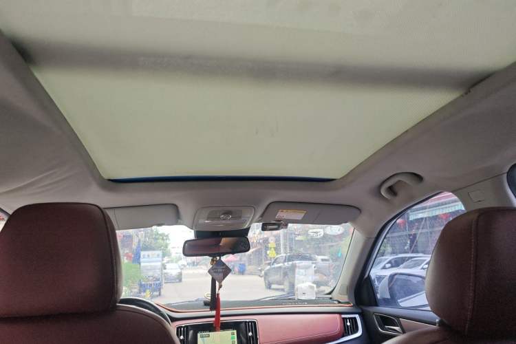 Used Roewe RX5 2016 30T Four-Wheel Drive Automatic Internet Smart Luxury Edition Headliner