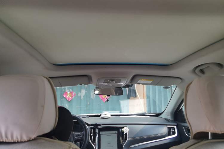 Used Roewe RX5 2016 20T Two-Wheel Drive Automatic Internet Smart Edition Headliner