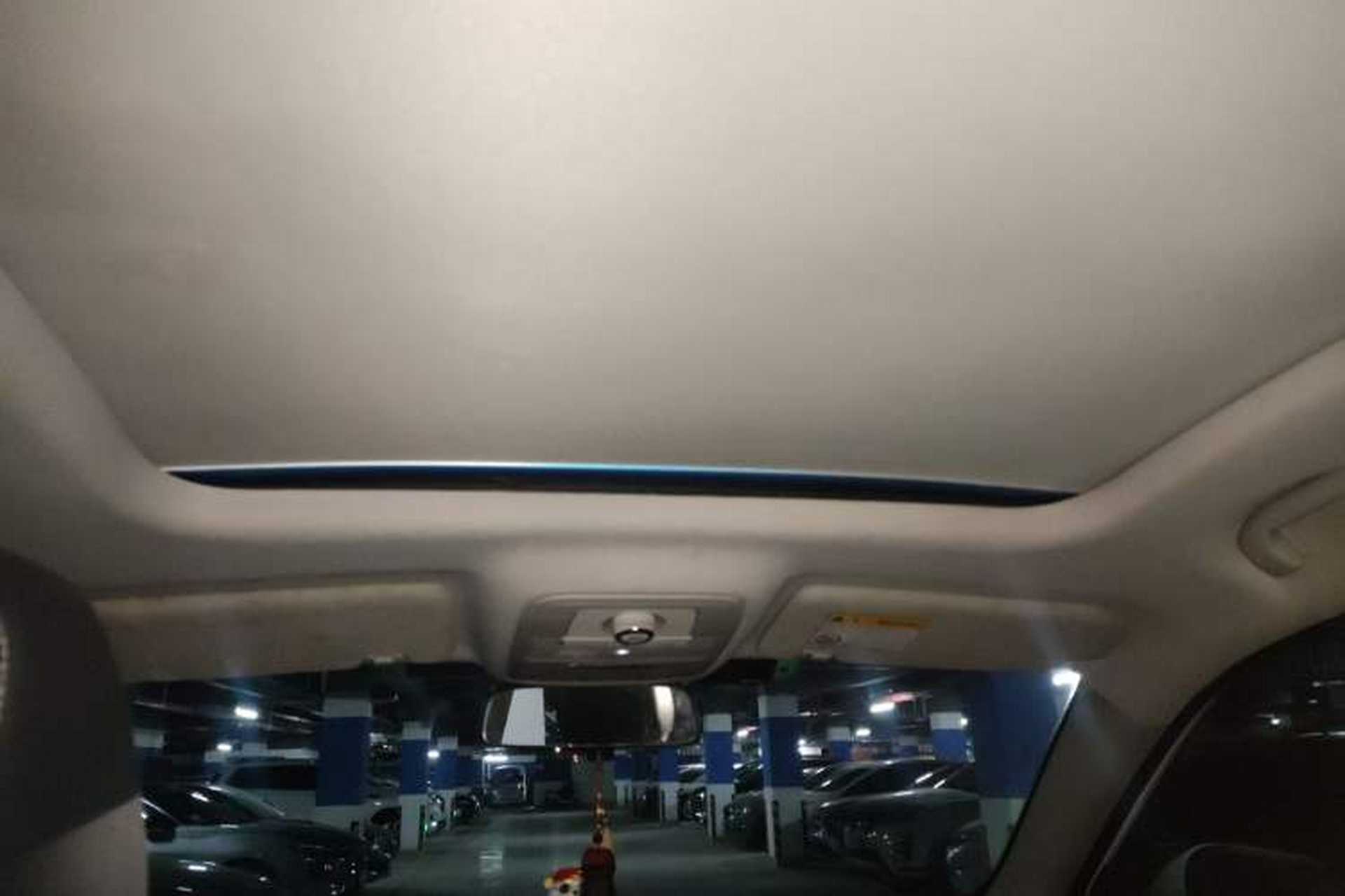 Used Roewe RX5 2016 20T Two-Wheel Drive Manual Flagship Edition Headliner