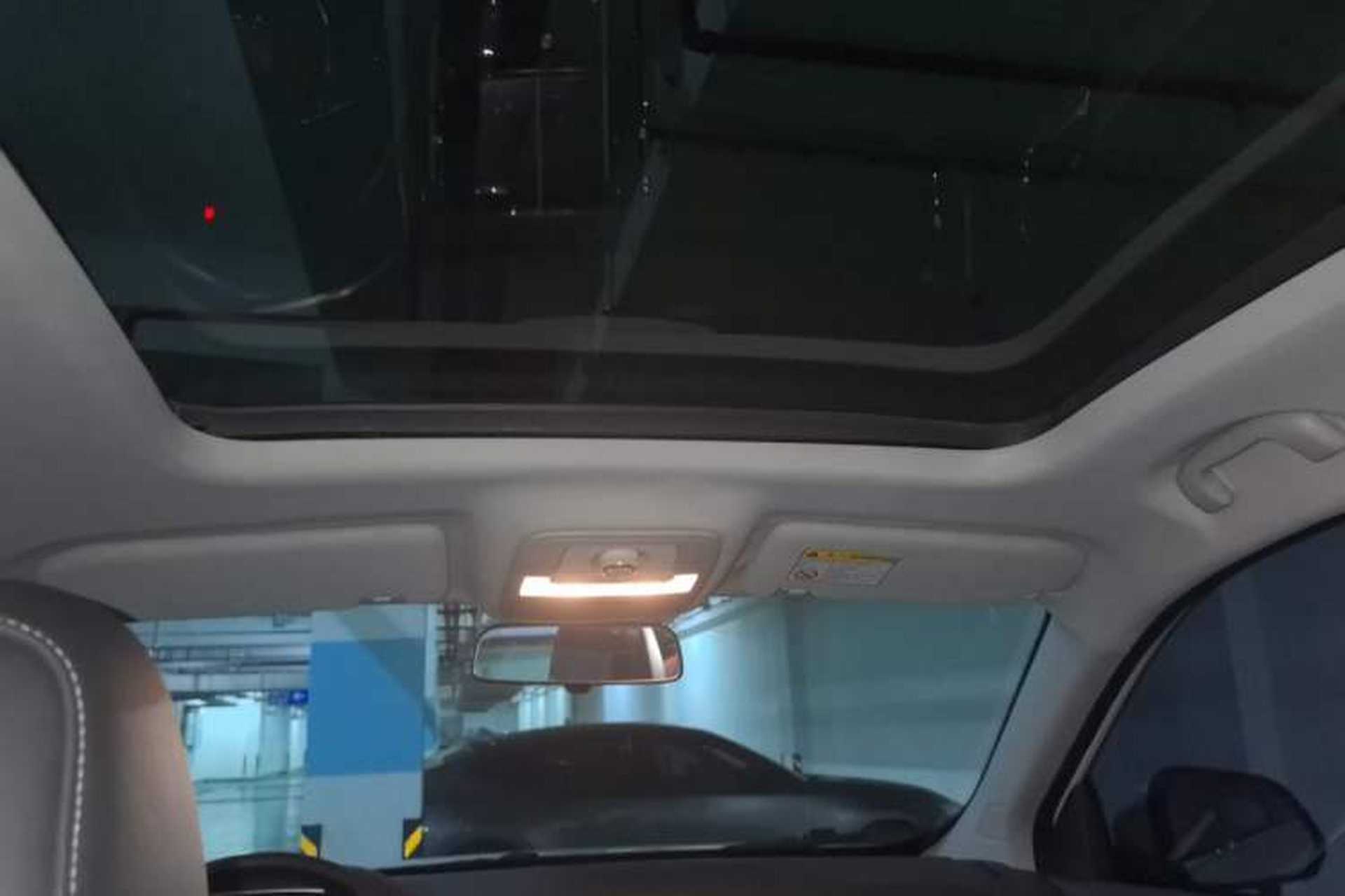 Used Roewe RX5 2016 20T Two-Wheel Drive Automatic Flagship Edition Headliner