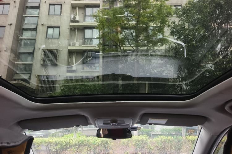 Used Roewe RX5 2016 20T Two-Wheel Drive Automatic Internet Smart Edition Headliner