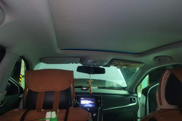 Used Roewe RX5 2016 20T Two-Wheel Drive Manual Flagship Edition Headliner