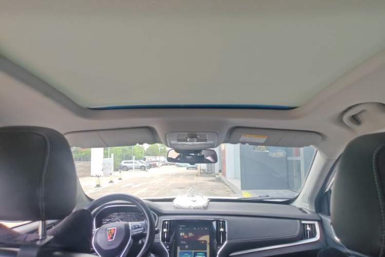 Used Roewe RX5 2016 20T Two-Wheel Drive Automatic Internet Smart Edition Headliner