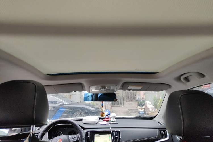 Used Roewe RX5 2016 20T Two-Wheel Drive Automatic Internet Smart Edition Headliner