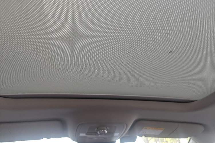 Used Roewe RX5 2016 30T Four-Wheel Drive Automatic Internet Smart Luxury Edition Headliner