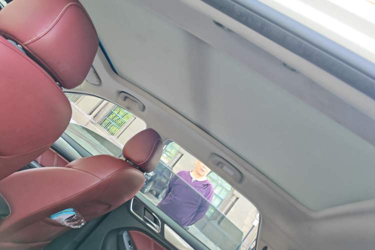 Used Roewe RX5 2016 30T Four-Wheel Drive Automatic Internet Smart Luxury Edition Headliner