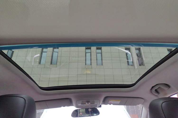 Used Roewe RX5 2016 20T Two-Wheel Drive Automatic Internet Smart Edition Headliner