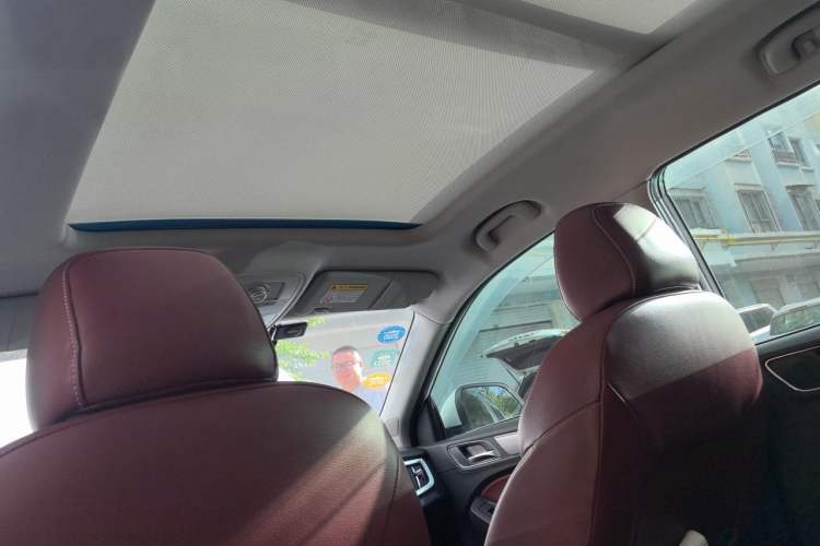 Used Roewe RX5 2016 30T Four-Wheel Drive Automatic Internet Smart Luxury Edition Headliner