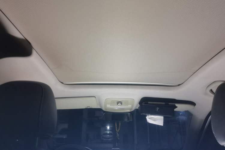 Used Roewe RX5 2016 20T Two-Wheel Drive Automatic Internet Smart Edition Headliner