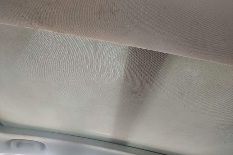 Used Roewe RX5 2016 20T Two-Wheel Drive Automatic Internet Smart Edition Headliner