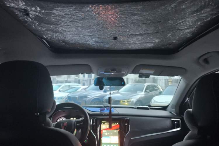 Used Roewe RX5 2016 20T Two-Wheel Drive Automatic Internet Smart Edition Headliner