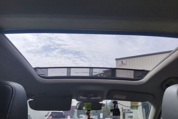 Used Roewe RX5 2016 20T Two-Wheel Drive Automatic Flagship Edition Headliner