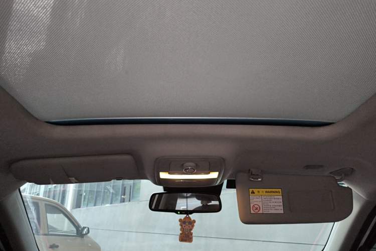 Used Roewe RX5 2016 30T Four-Wheel Drive Automatic Internet Smart Luxury Edition Headliner