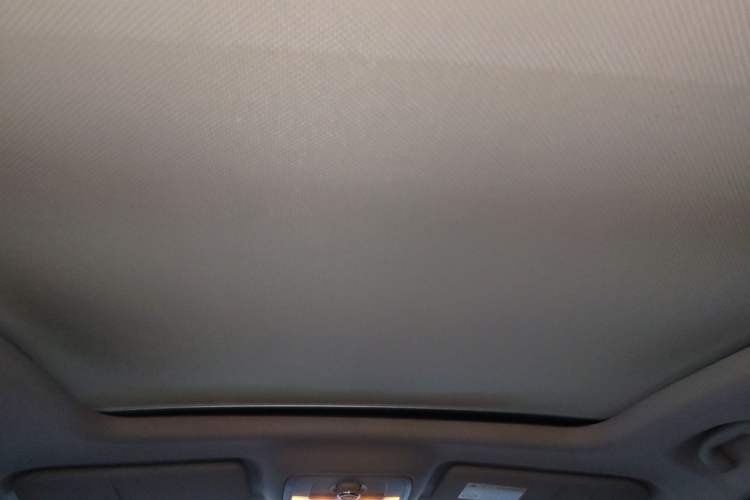 Used Roewe RX5 2016 20T Two-Wheel Drive Automatic Internet Smart Edition Headliner