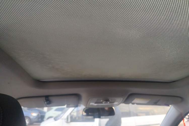 Used Roewe RX5 2016 20T Two-Wheel Drive Automatic Internet Smart Edition Headliner