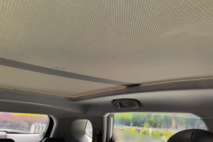 Used Roewe RX5 2016 20T Two-Wheel Drive Automatic Internet Smart Edition Headliner