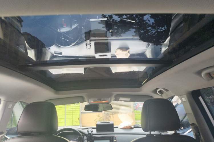 Used Roewe RX5 2016 20T Two-Wheel Drive Automatic Flagship Edition Headliner