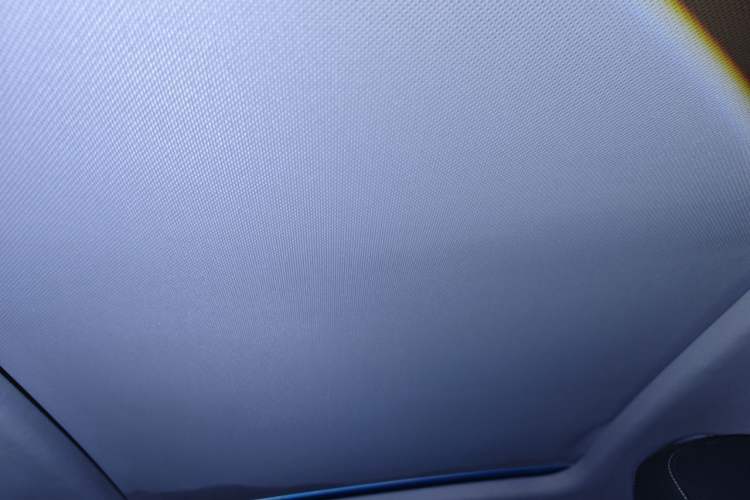 Used Roewe RX5 2016 20T Two-Wheel Drive Manual Transmission Internet Smart Edition Headliner