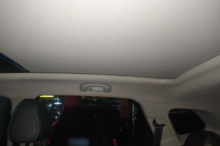 Used Roewe RX5 2016 30T Two-Wheel Drive Automatic Internet Smart Edition Headliner