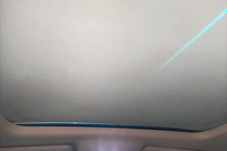 Used Roewe RX5 2016 30T Two-Wheel Drive Automatic Internet Smart Edition Headliner