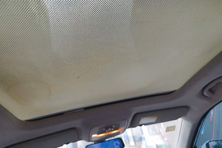 Used Roewe RX5 2016 20T Two-Wheel Drive Automatic Flagship Edition Headliner