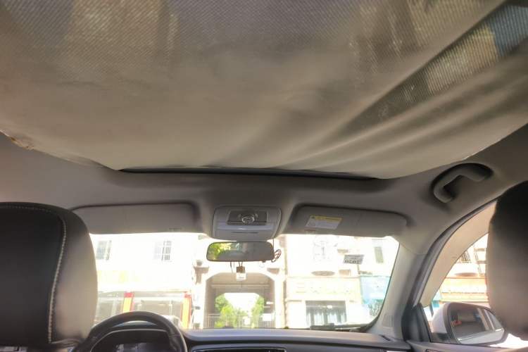 Used Roewe RX5 2016 20T Two-Wheel Drive Automatic Flagship Edition Headliner