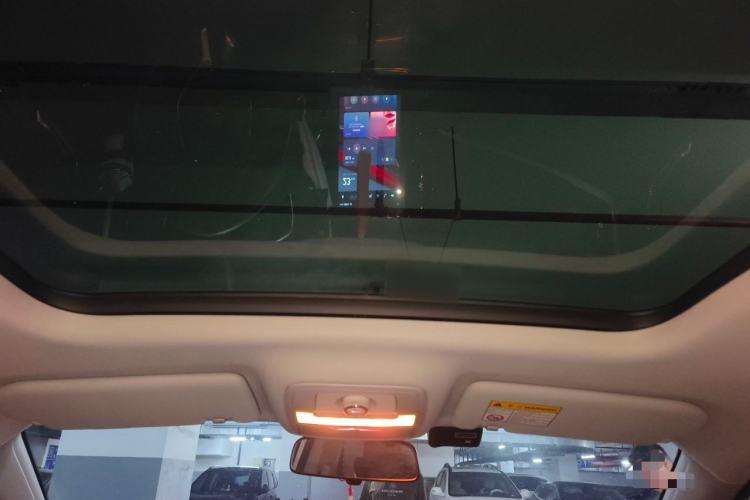 Used Roewe RX5 2016 20T Two-Wheel Drive Automatic Internet Smart Edition Headliner