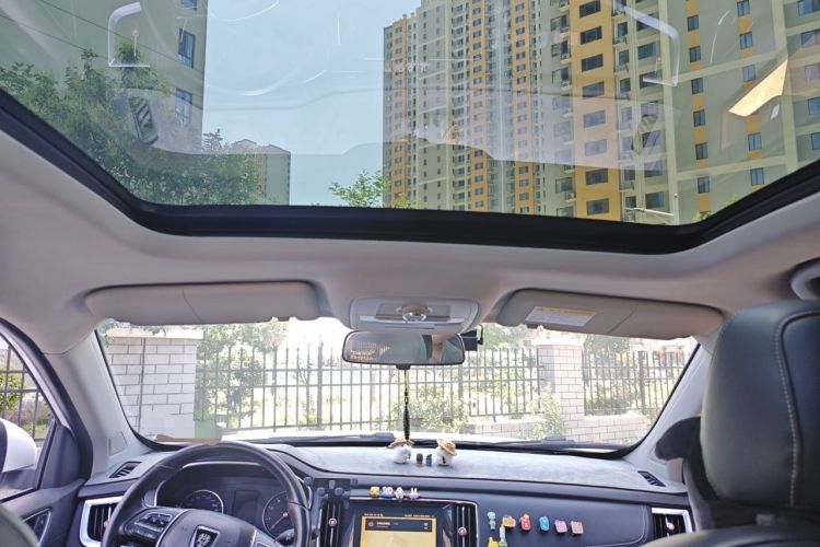 Used Roewe RX5 2016 20T Two-Wheel Drive Automatic Internet Smart Edition Headliner