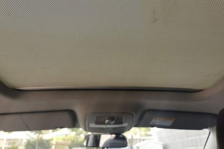 Used Roewe RX5 2016 20T Two-Wheel Drive Manual Flagship Edition Headliner