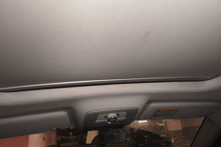 Used Roewe RX5 2016 20T Two-Wheel Drive Manual Flagship Edition Headliner